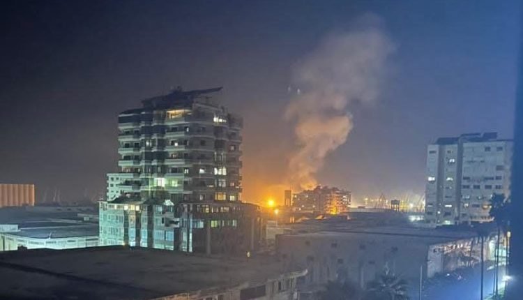من المعابر غير الشرعية والمواقع العسكرية المهجورة إلى المواقع الحيوية والاستهدافات المباشرة للجيش السوري.. تحول في الضربات الإسرائيلية بعد تصريحات رئيس حكومتها