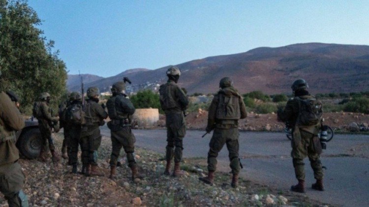 الاحتلال الإسرائيلي يتوغل في بلدة بئر عجم بريف القنيطرة وينصب حاجزاً مؤقتاً