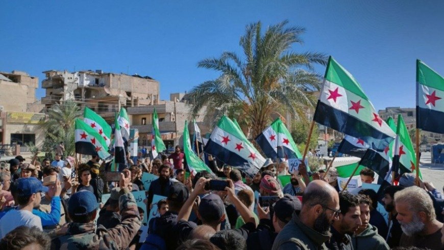 احتجاجات في عدد من المحافظات السورية تنديداً بممارسات “قسد” في منطقة الجزيرة