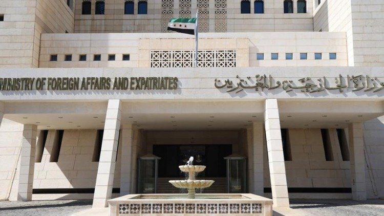 الخارجية السورية تفعّل الخدمات الإلكترونية في المكتب القنصلي بحماة