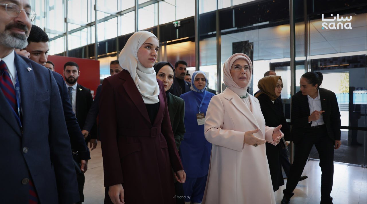 السيدة لطيفة الدروبي تشارك في قمة إسطنبول للتعليم 2025 بنسختها الخامسة