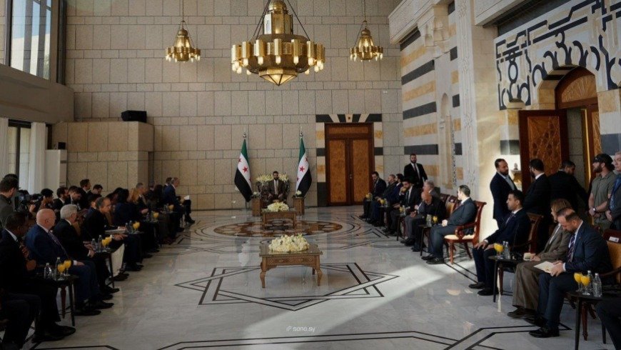 وفد من مجلس الأمن الدولي يلتقي الرئيس السوري أحمد الشرع في قصر الشعب