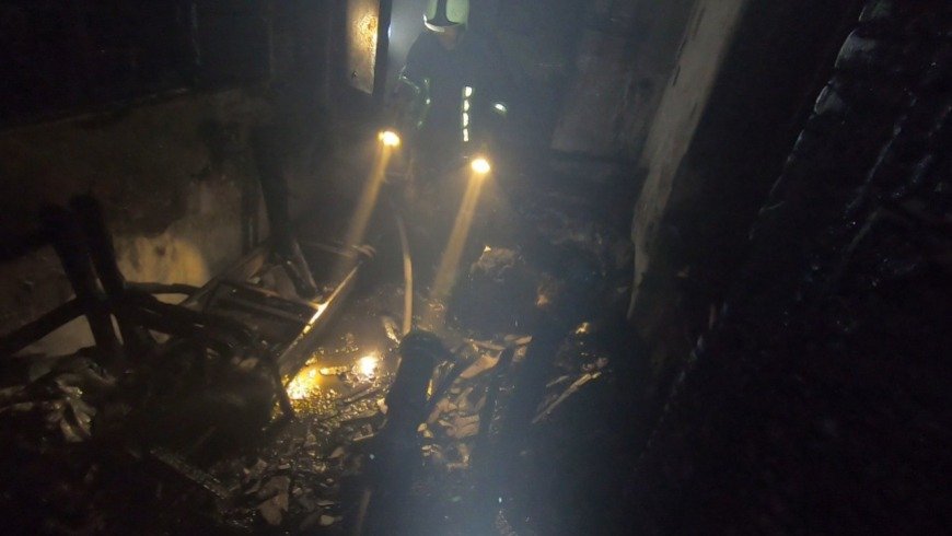 وفاة طفلين وإصابة والديهما باحتراق منزلهم في مدينة الرقة