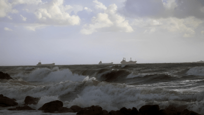 الطقس في سوريا.. منخفض جوي ورياح نشطة وتحذيرات بحرية اليوم