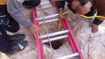 بعد 6 ساعات من العمل.. إنقاذ طفل سقط في بئر بعمق 30 متراً بريف الرقة