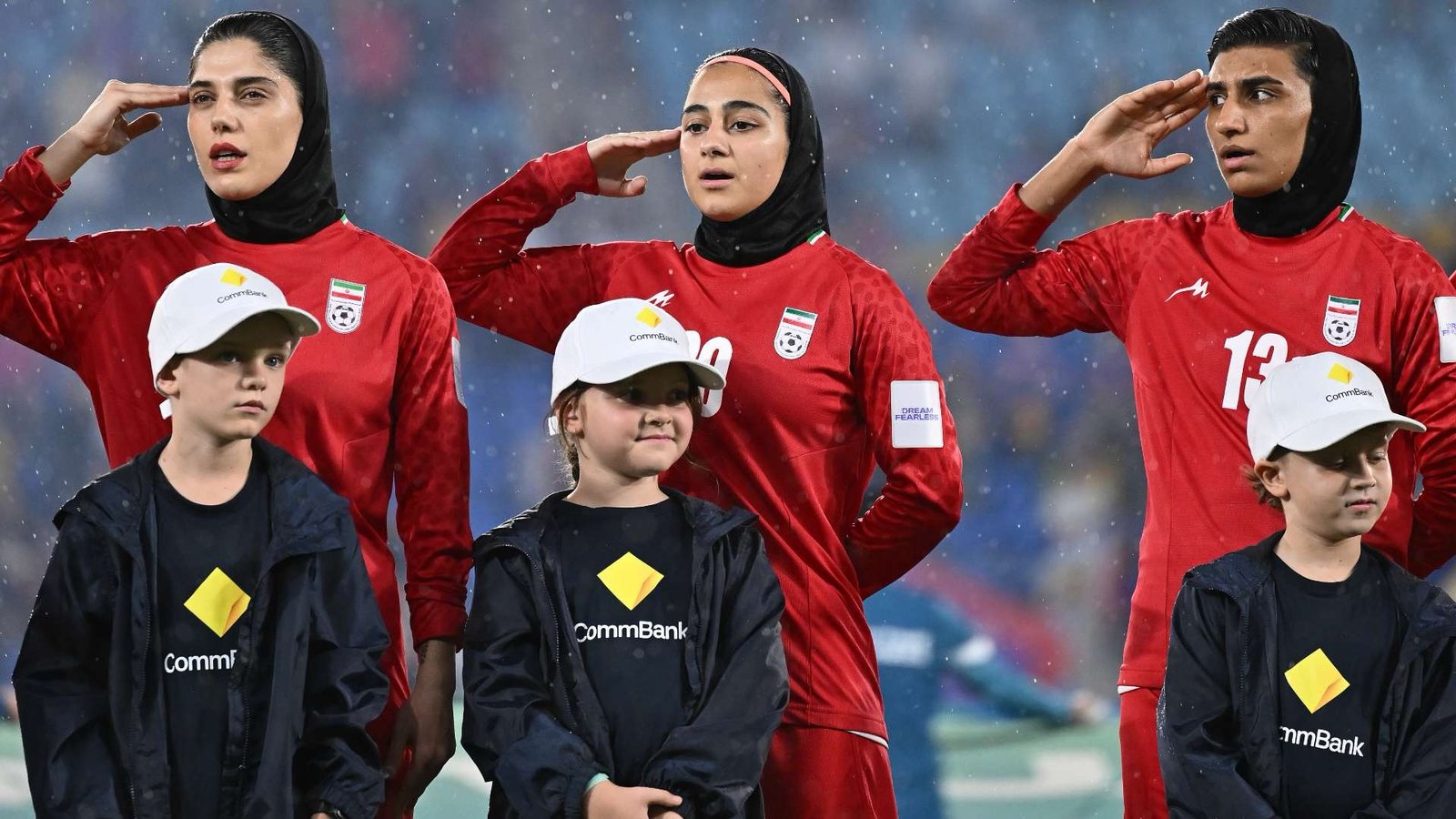 لاعبتان إيرانيتان تتراجعان عن اللجوء في أستراليا