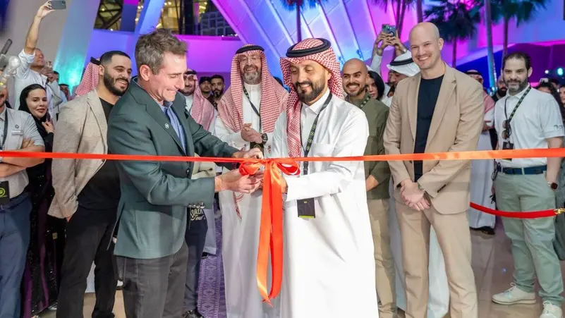 غولف السعودية تعلن افتتاح “فايف آيرون غولف” في الرياض