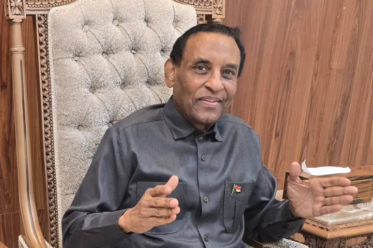 رئيس وزراء السودان يعلن عن دعوة لحوار وطني شامل الشهر المقبل