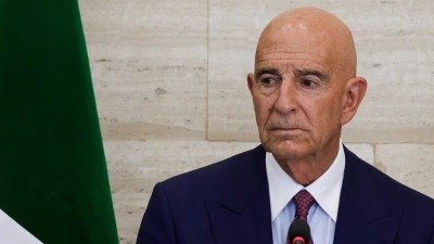 الخارجية الأميركية تعلن إنهاء مهمة توم باراك في سوريا