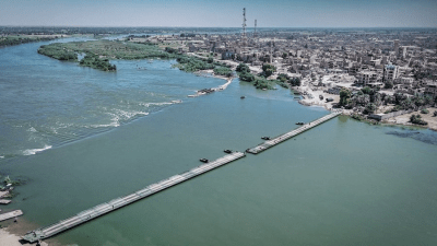 بتعاون سوري-تركي.. جسر حربي عائم يعيد ربط ضفتي الفرات في الميادين