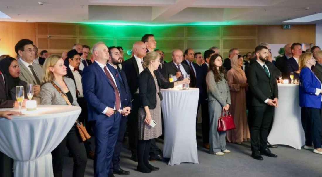 القائم بأعمال السفارة السورية في برلين يشارك في حفل الاستقبال السنوي MENA Reception