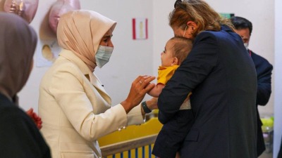 كانوا تحت رعايتها.. تركيا تعيد 7 أطفال سوريين إلى دمشق للمّ شملهم بذويهم