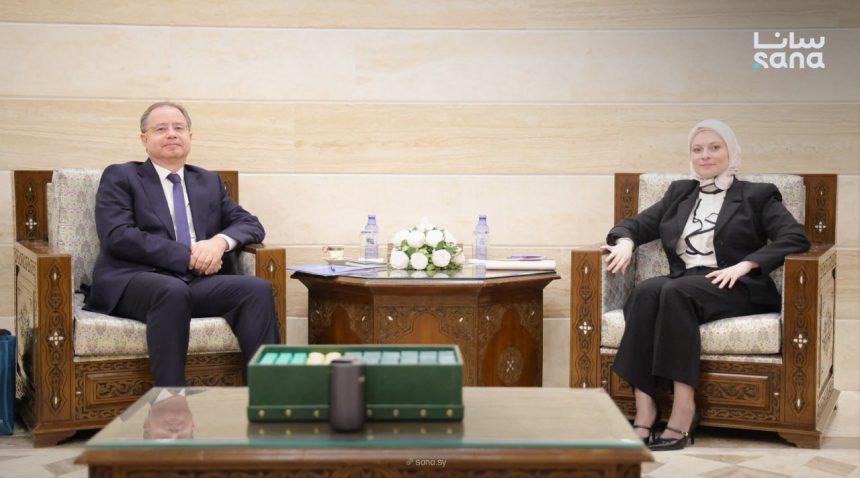 شوبط تبحث مع القائم بالأعمال القبرصي تعزيز العلاقات الثنائية والتعاون المشترك